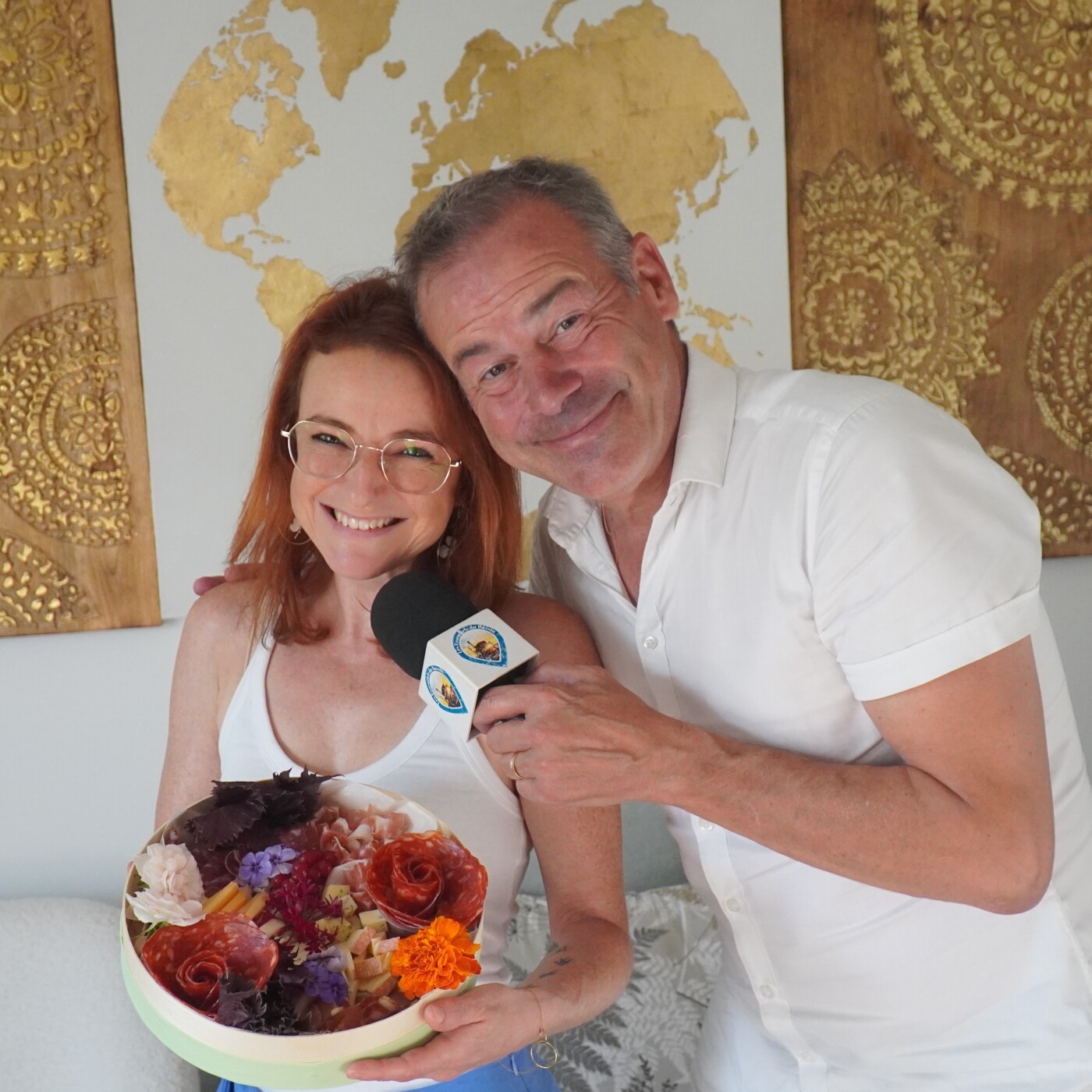Avec sa structure Pétales et Gourmandises, Anne Guilbert vous livre des plateaux salés, sucrés et floraux. Elle vous détaille son offre episode artwork