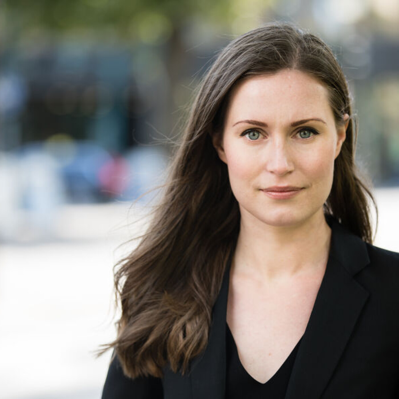 S03E11 Mentoring, ou quand Elizabeth II confie ses secrets à Sanna Marin S03E11 Mentoring, ou quand Elizabeth II confie ses secrets à Sanna Marin