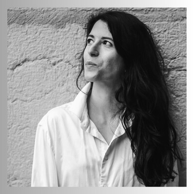 SANDRINE " À la rencontre de soi et de sa lignée de Femmes... cover