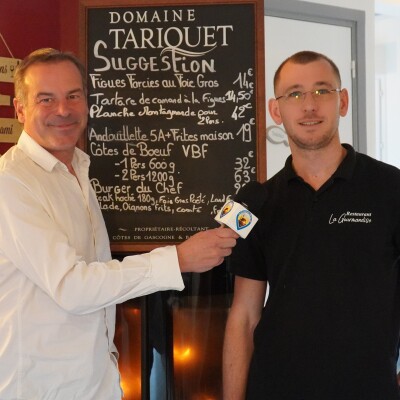 Depuis le restaurant La Gourmandise à Gujan-Mestras, Le Chef Benjamin nous parle des chèques cadeaux, ses spécialités et son menu pour le 31 cover