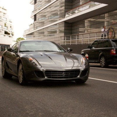 Monaco : les voitures font leur show ! cover