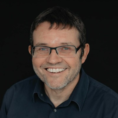 «Evangélique, pourquoi être différent?» par Jean-Luc Ziehli, président du Réseau évangélique suisse cover