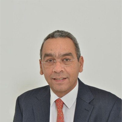 Le Maroc, une carrosserie de berline avec une motorisation Lada - par Aziz Boucetta cover