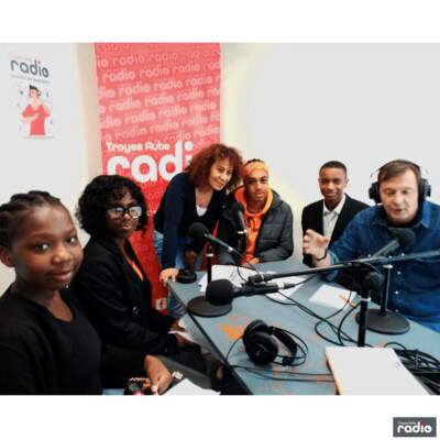 RADIO GAGA - Les jeunes et les écrans cover