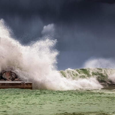 Le calme revient-il vraiment après les tempêtes ? cover