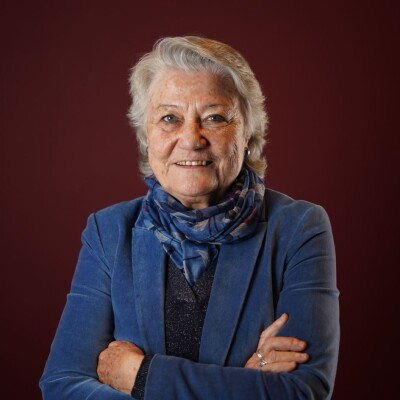 Lytta Basset évoque le lien entretenu avec les défunts cover