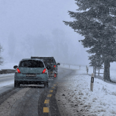 Neige, pluie, vent : ce qu'il ne faut surtout pas faire au volant cover