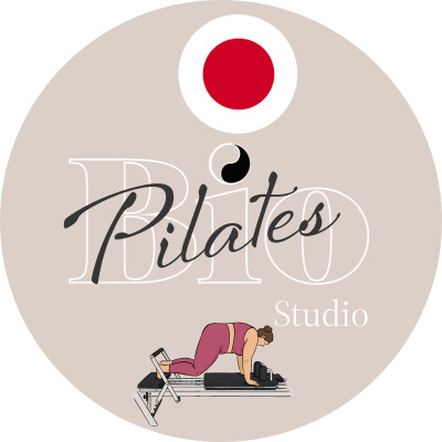 🇯🇵 Reformer Back Rowing Roll Down With Biceps Curl -  STOTTピラティスとジョセフ・ピラティスのエクササイズを一 cover