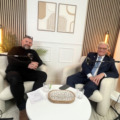 "Paris 2034 : Le dernier artisan aura-t-il quitté la capitale ?  ( Ep.1 Extrait  ) cover