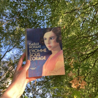 Un hiver, un grenier, trois destins : Découvrez "L'homme sous l'orage" ! cover