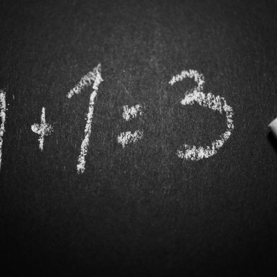 Comment j’ai transformé 532,40$ en 15 clients et en 132 clients potentiels | L’Accélérateur #058 cover