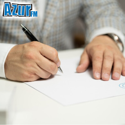 « Je pense qu’il faut savoir s’unir et se rappeler qu’ensemble on forme la république française. » cover