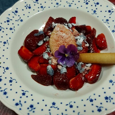 Episode - 55 - Souvenir de Charles Machiroux, sorbet champagne, violette de Toulouse, sablé rosé cover