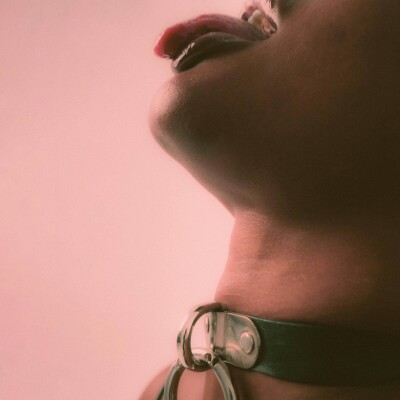 Je te parle à l’oreille pendant que je doigte ton intimité trempée - Audio érotique pour les femmes [Voix d'homme] [Bruits mouillés] cover