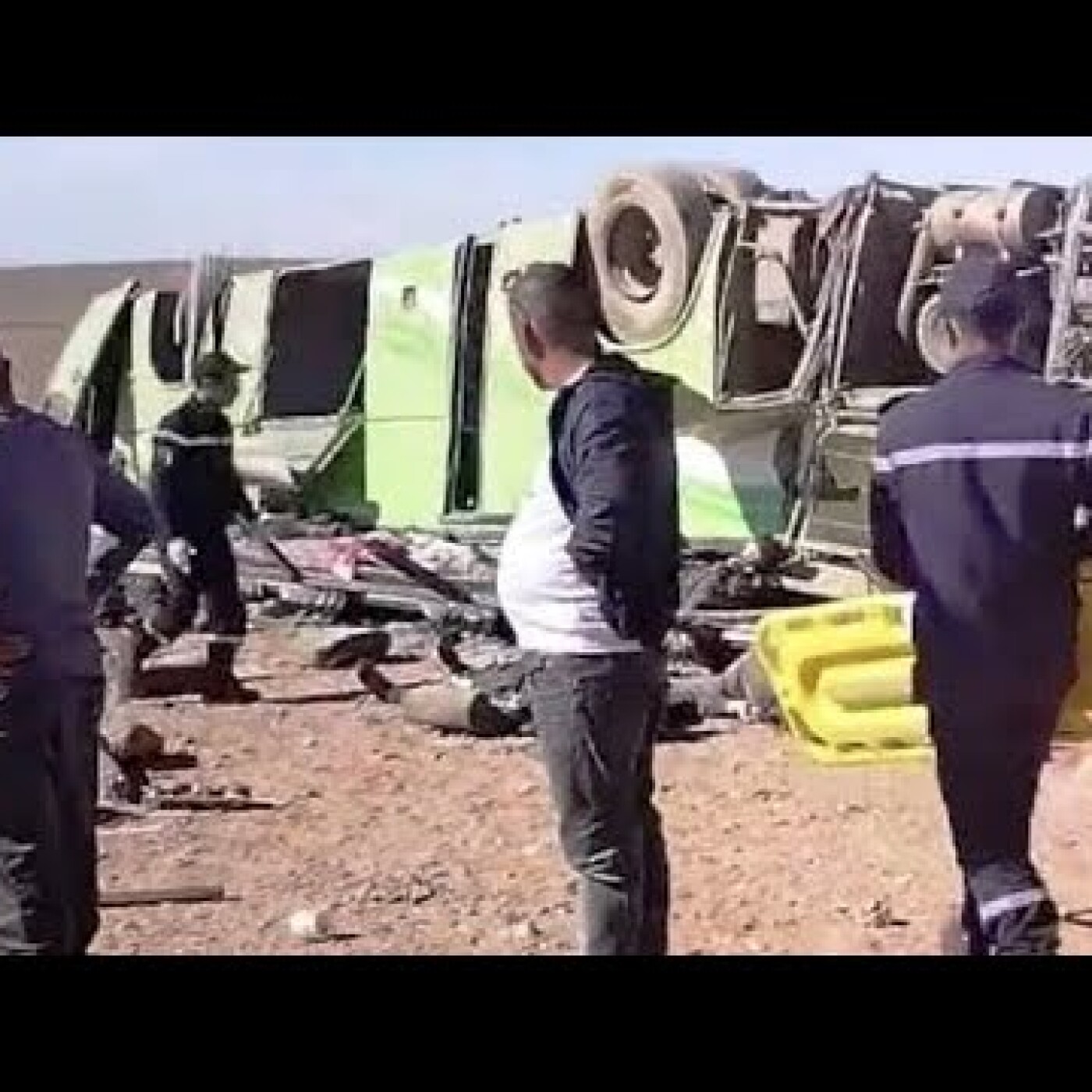 14 morts dans le renversement d'un bus : un carnage en Algérie à cause d'une politique de chaos episode artwork