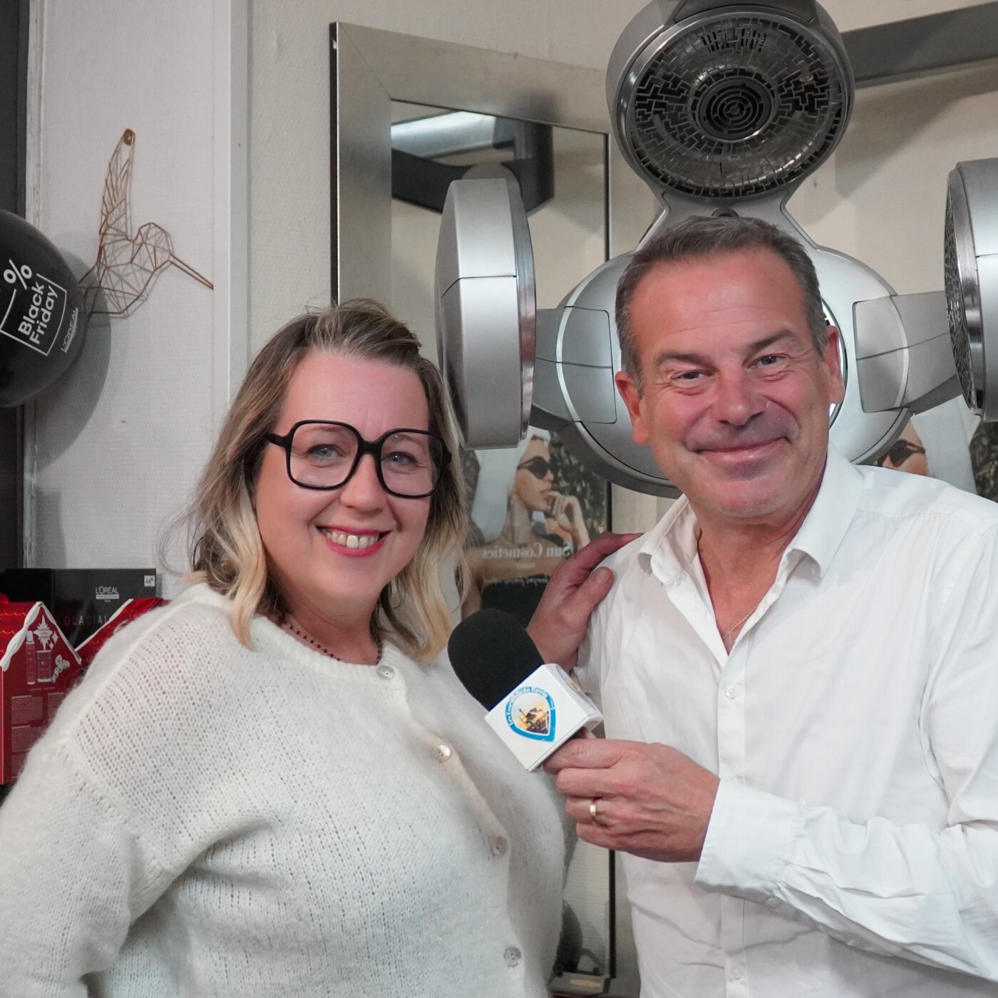 A Gujan-Mestras, L'Atelier de Sabrina est un salon de coiffure Essentiel. Elle nous présente son équipe et l'ensemble de ses prestations episode artwork
