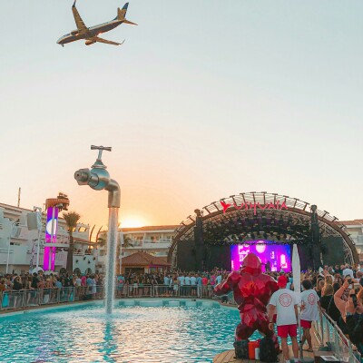 LA SAISON D’IBIZA EST OFFICIELLEMENT LANCÉE ! cover