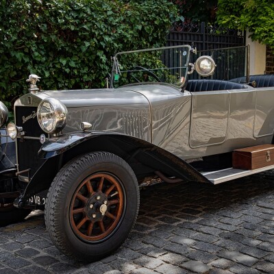 42 : Etes-vous déjà monté(e) dans une automobile ? cover