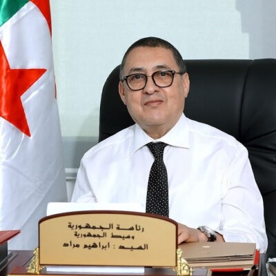 Merad, l’homme qui fait semblant pour… devenir Premier-ministre  cover