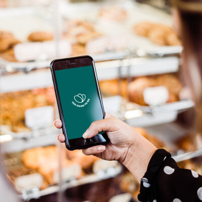 Sur la route des vacances "Too Good To Go" est votre amie ! cover