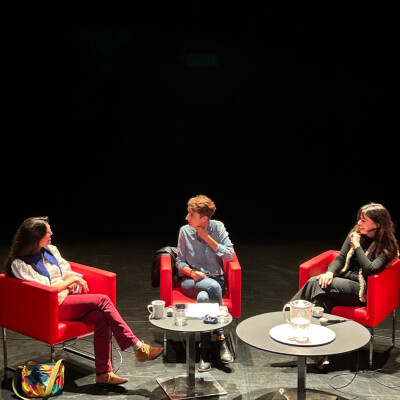 Les Conversations du Théâtre : Les femmes aussi sont du voyage cover