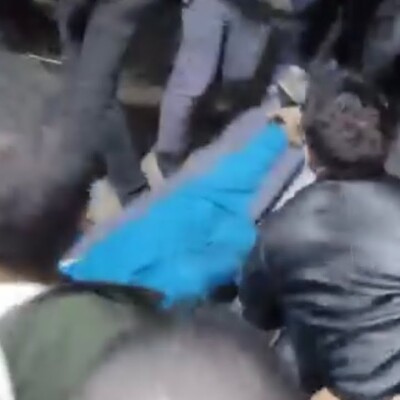 Des médecins frappés, violentés, humiliés et sous-payés et jamais respectés : maintenant ça suffit ! cover