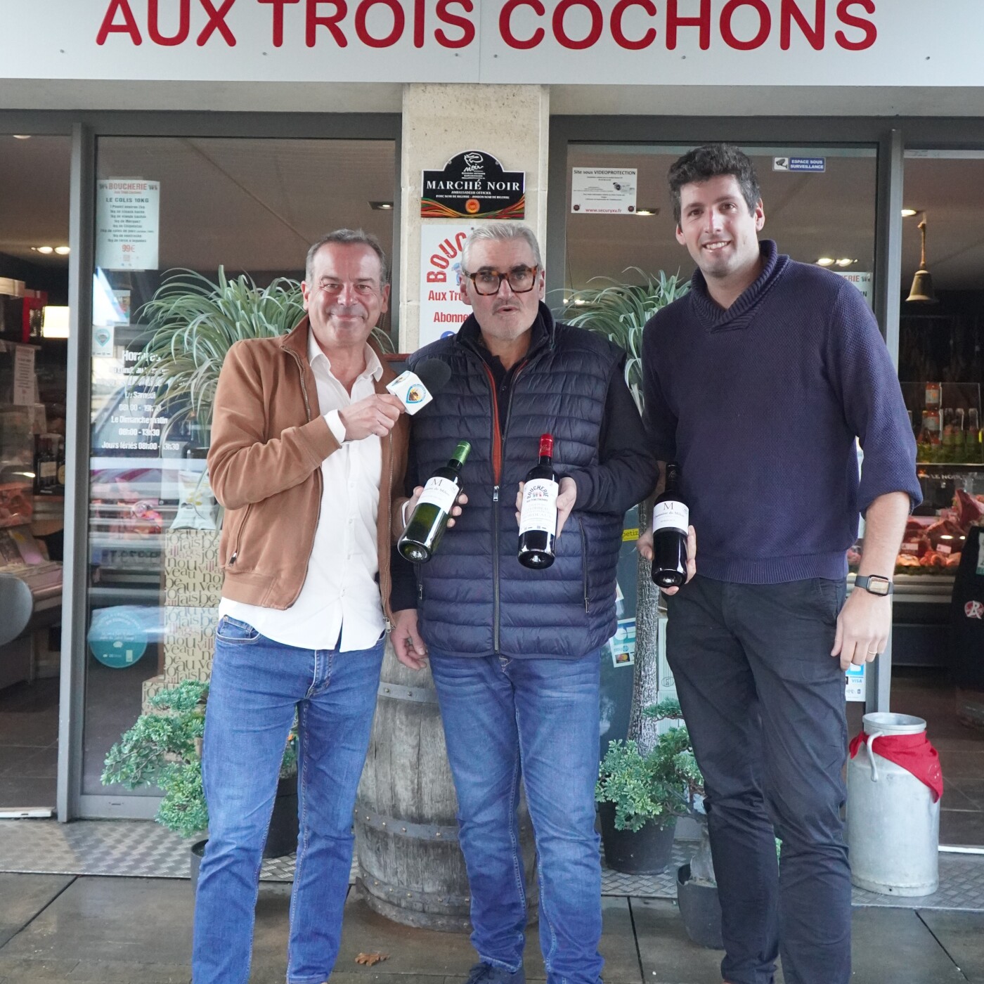 Ce 20 décembre, à la Boucherie Aux 3 Cochons, Manu & Cyril vont vous proposer une dégustation de vins. Ils nous expliquent le déroulé episode artwork