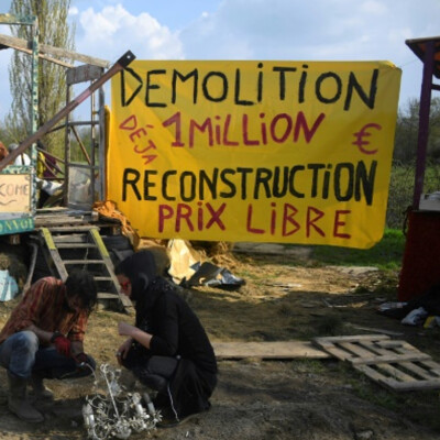 Notre-Dame-Des-Landes : Occuper, Cultiver, (re)Construire - points de vue... cover