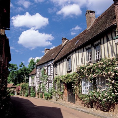 Les Plus Beaux Villages de France : Gerberoy, capitale de la rose cover