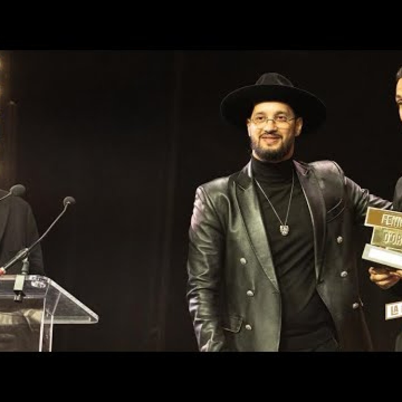 Le meilleur joueur en Algérie récompensé par des Algériens à … Paris : une grossière fausse note ! episode artwork