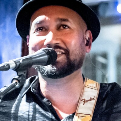 35 - URA - Gilbert Chellembron : quand la louange romande s’exporte à Londres cover