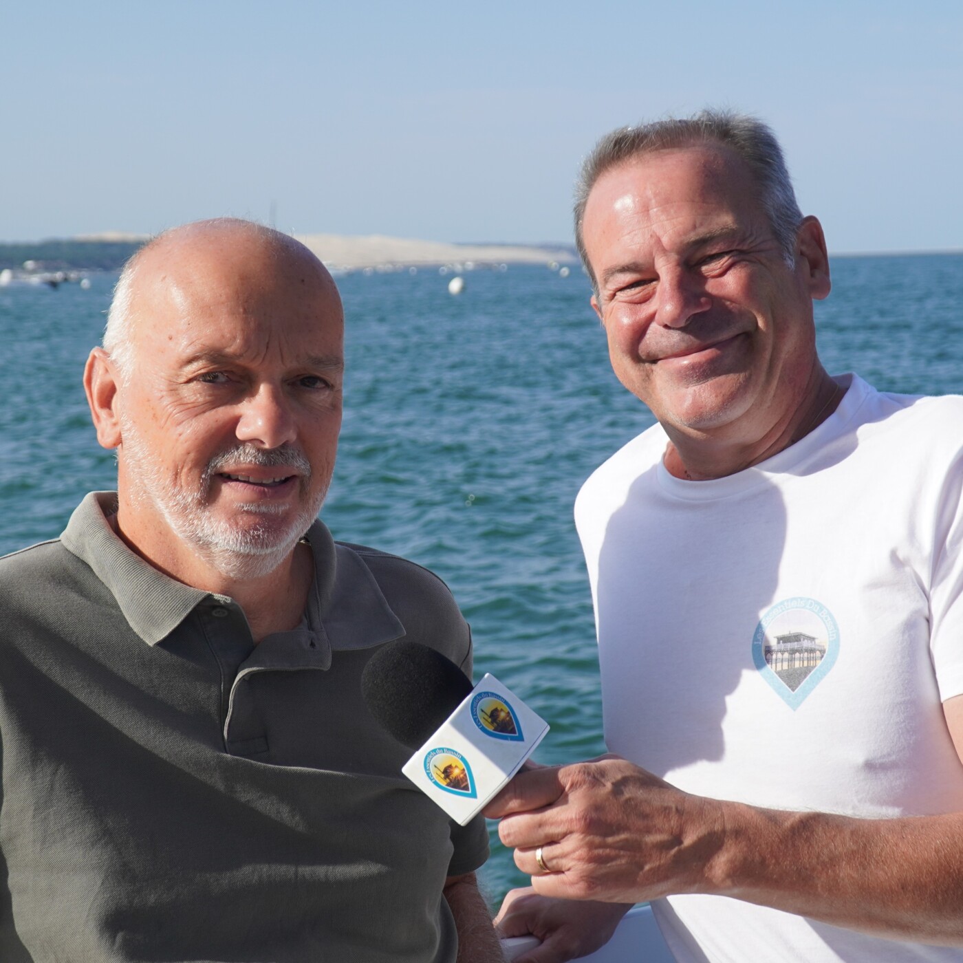 A bord de la Pinasse Hybride Grain de Sable, Thierry Contant nous présente sa conception et les formules qu'il propose à la location cet été episode artwork