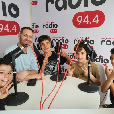 NUMÉRO 10 - Les U11 du Handball Club Savino-Chapelain cover