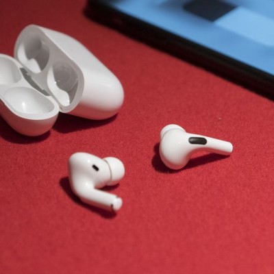 AirPods Pro : Apple tape fort ! cover