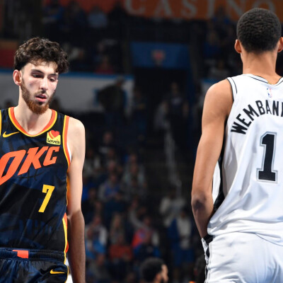 Chet Holmgren ou Victor Wembanyama: qui sera le Rookie de l'année ? 🇺🇸 🇫🇷 🦄 cover