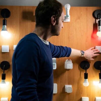 Des outils pour évaluer la sécurité des objets connectés - Frédéric Beck & Abdelkader Lahmadi cover