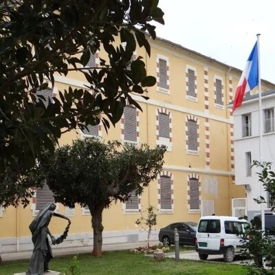 12 diplomates français expulsés par l’Algérie et la France menace de représailles immédiates cover