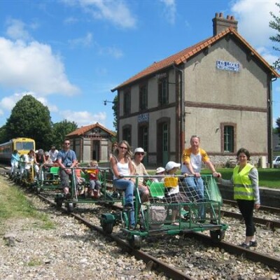 Une balade insolite près d'Étretat : on a testé le vélo-rail des Loges ! cover