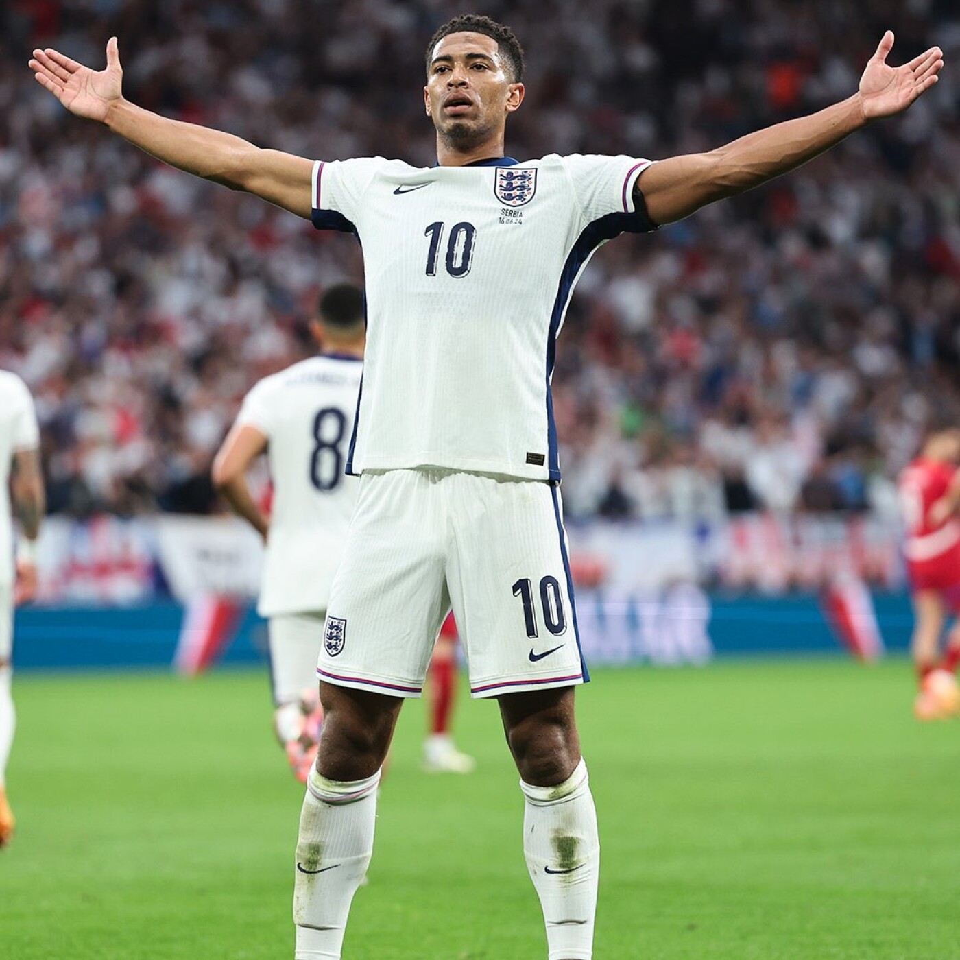 Courte victoire de l'Angleterre dans la douleur face aux Serbes