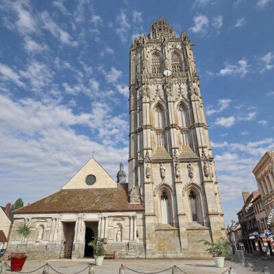 Interview de Pierre Durand par Emma et Clara cover