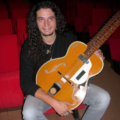 Kevin DENARD, artiste tarbais, compositeur, instrumentiste. cover