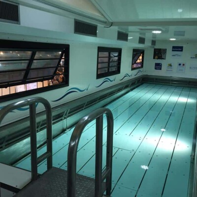 Venez nager dans un camion ! cover