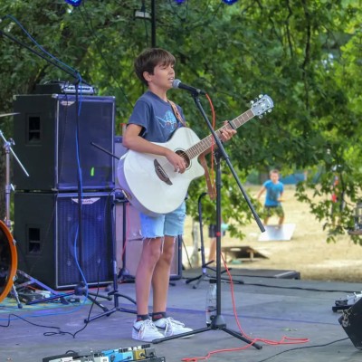 Sacha, 14 ans, rappeur guitariste et coup de cœur des tremplins musicaux ! cover