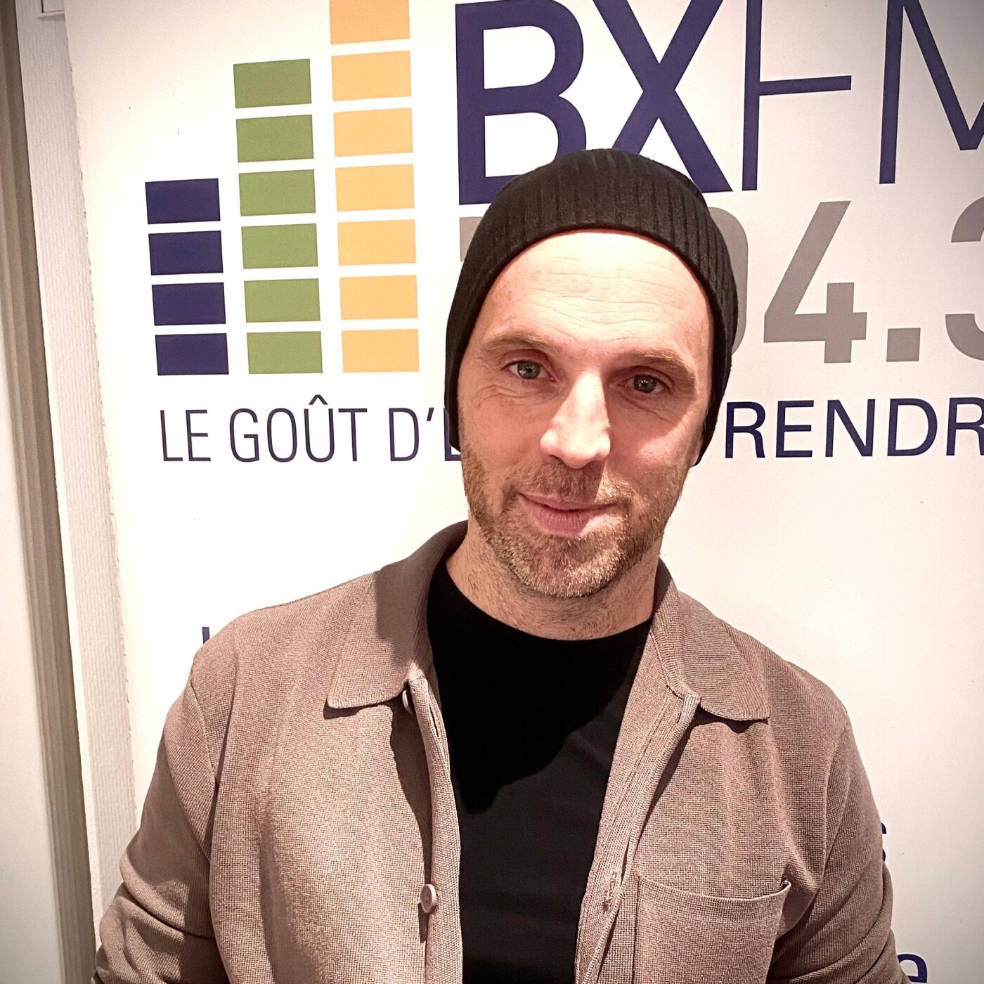 Podcast - L'invité du jour - Tameoh - Chanteur Envole-moi - Cover Goldman et Solo Tameoh - Vendredi 23 janvier - Rideau Rouge episode artwork