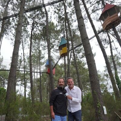 David Bréjoux nous présente Bassin Aventures qui comprend 27 parcours d'accrobranches, un mini-golf de 18 pistes et la cité perchée cover