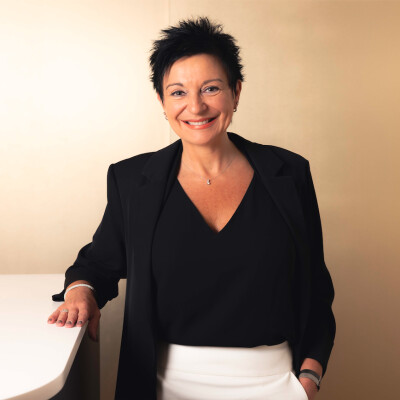 Cathy Collart Geiger, Directrice Générale de Maison Nicolas - La transformation d’une enseigne iconique cover