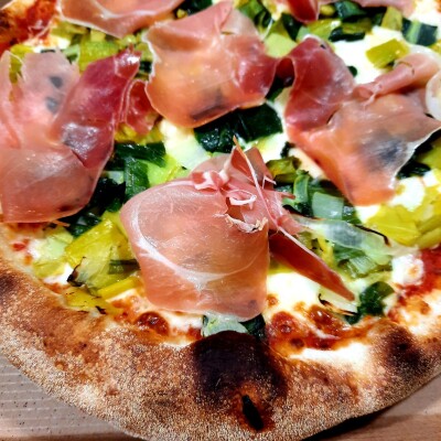 Pour l'apéro ou en guise de repas, dégustons des pizzas d'exception ! cover