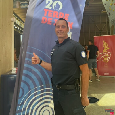 LA CHRONIQUE CITOYENNE - Les vacances d'été cover