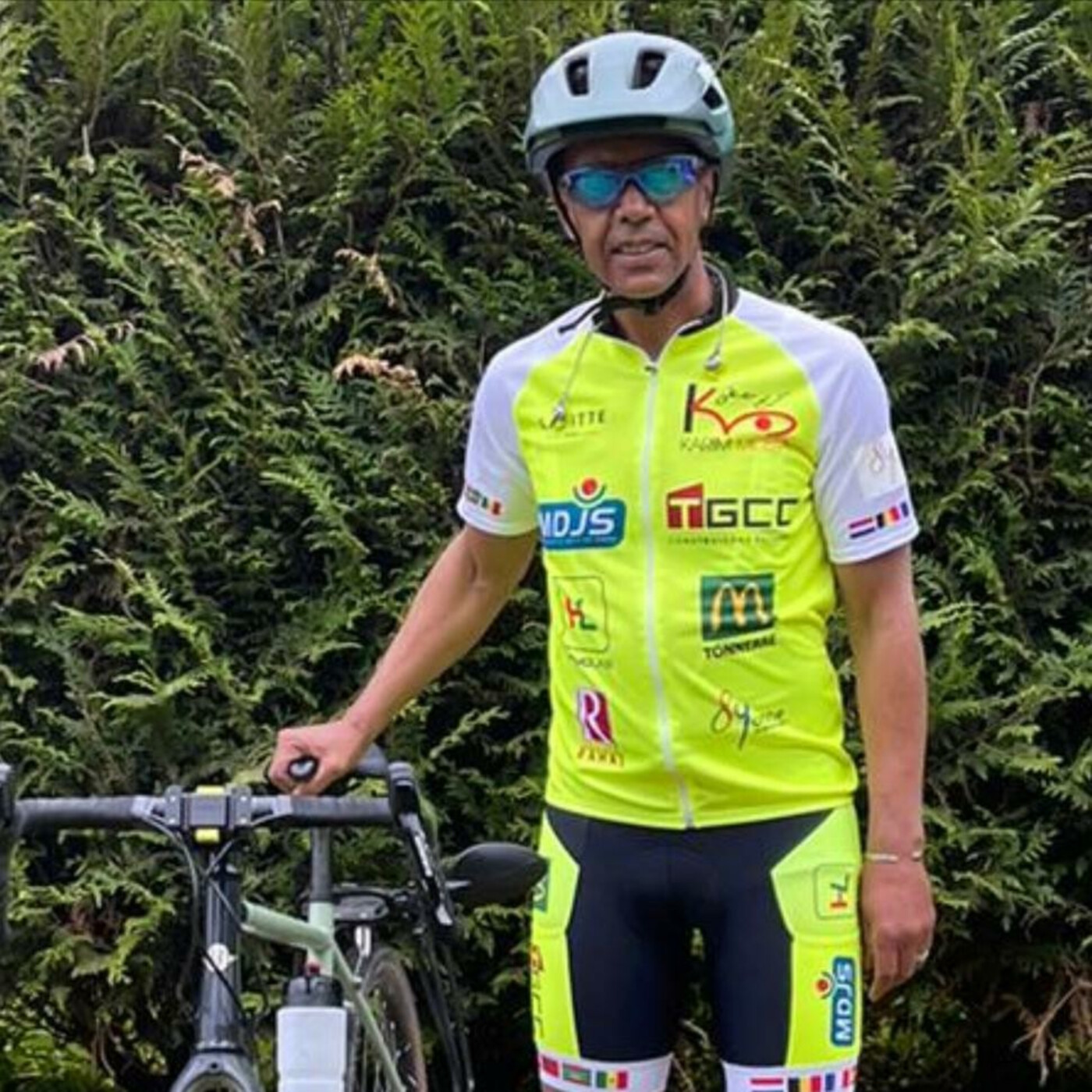 Karim Mosta en route pour une nouvelle aventure à vélo Amsterdam Dakar episode artwork