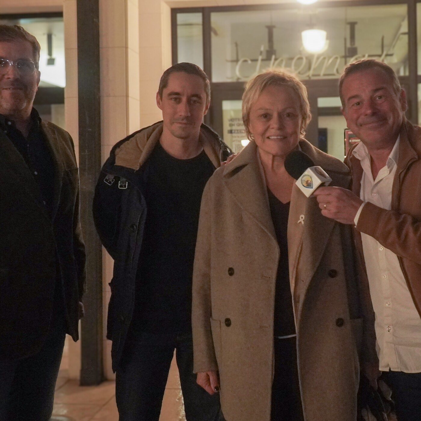 Muriel Robin et le réalisateur Pierre Mazingarbe nous présentent le film La mère la pire au monde qui sort ce mercredi 24 décembre episode artwork